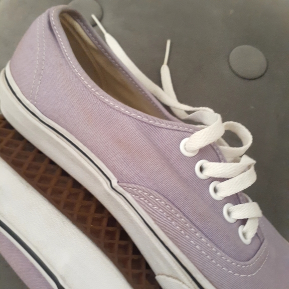 Vans - Picture 5 of 8